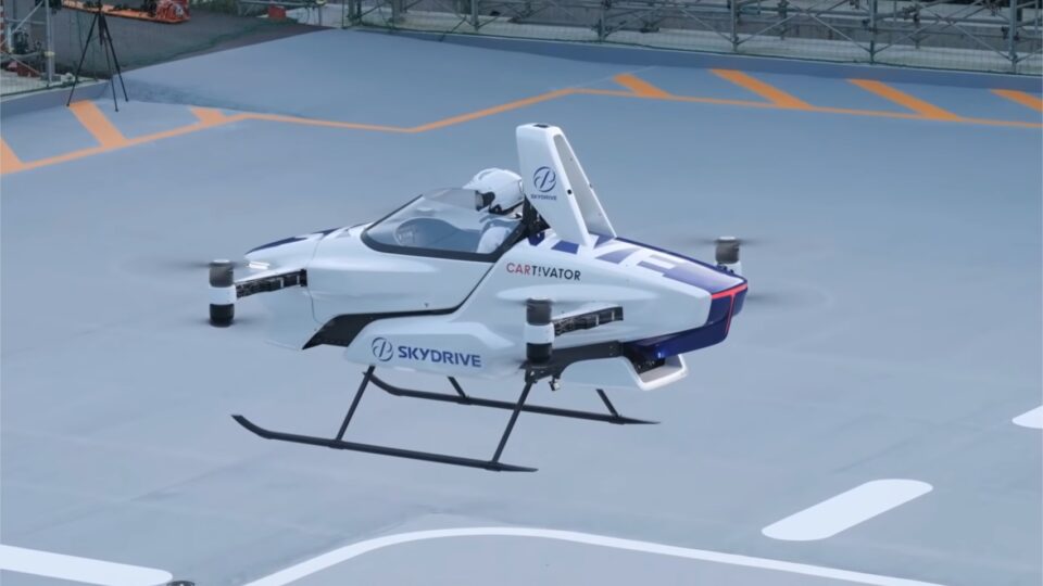 La Skydrive testa la prima automobile volante