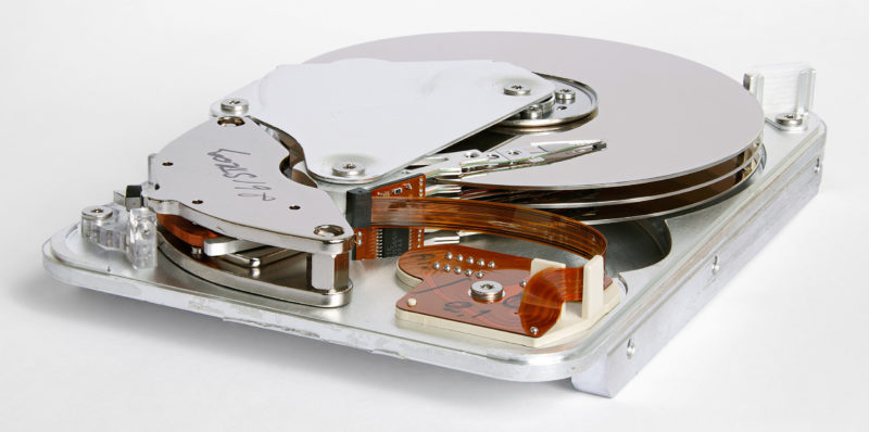 Come funziona un hard disk meccanico? Come funziona un hard disk meccanico?