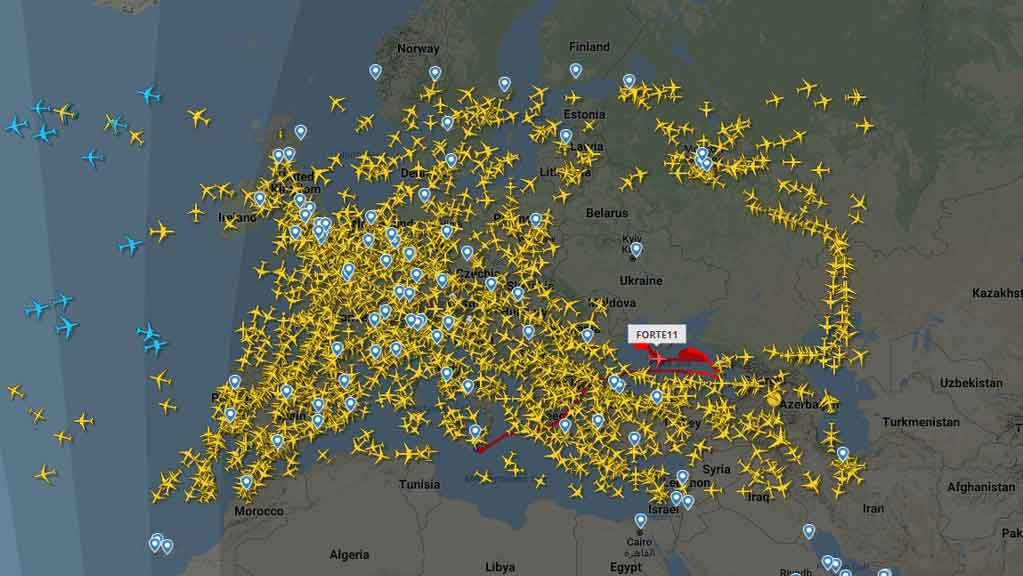 flightradar24: il tracciato del drone Global Hawk (FORTE11) che monitora l'area di guerra