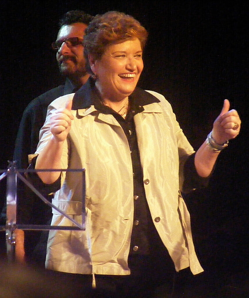 Chi è Mara Maiocnhi?