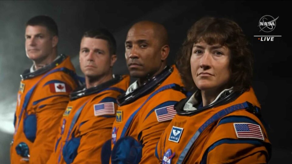 La NASA annuncia i nomi degli astronauti che comporranno l'equipaggio della missione lunare Artemis II