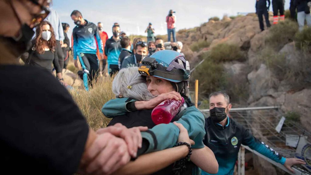 Beatriz Flamini è un'atleta spagnola rimasta sola per 500 giorni in una grotta