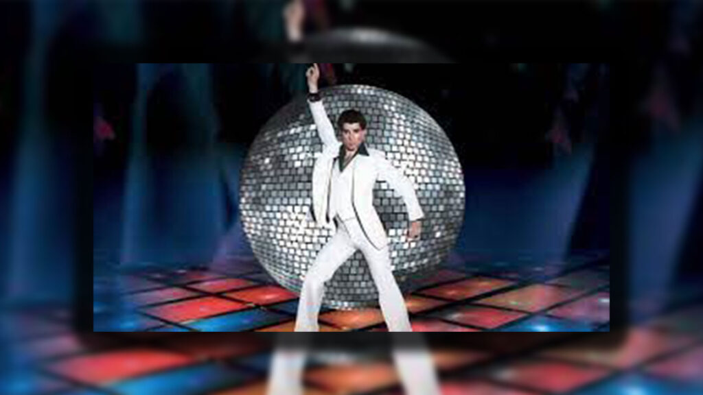 L'abito di John Travolta indossato ne "La Febbre del Sabato Sera" venduto all'asta per una cifra record