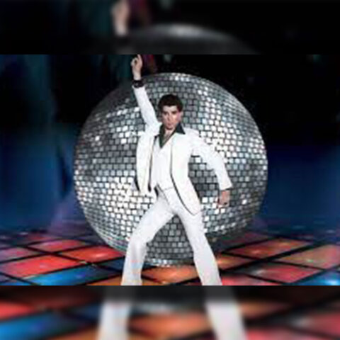 L'abito di John Travolta indossato ne "La Febbre del Sabato Sera" venduto all'asta per una cifra record