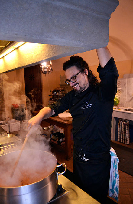 Chi è Alessandro Borghese?